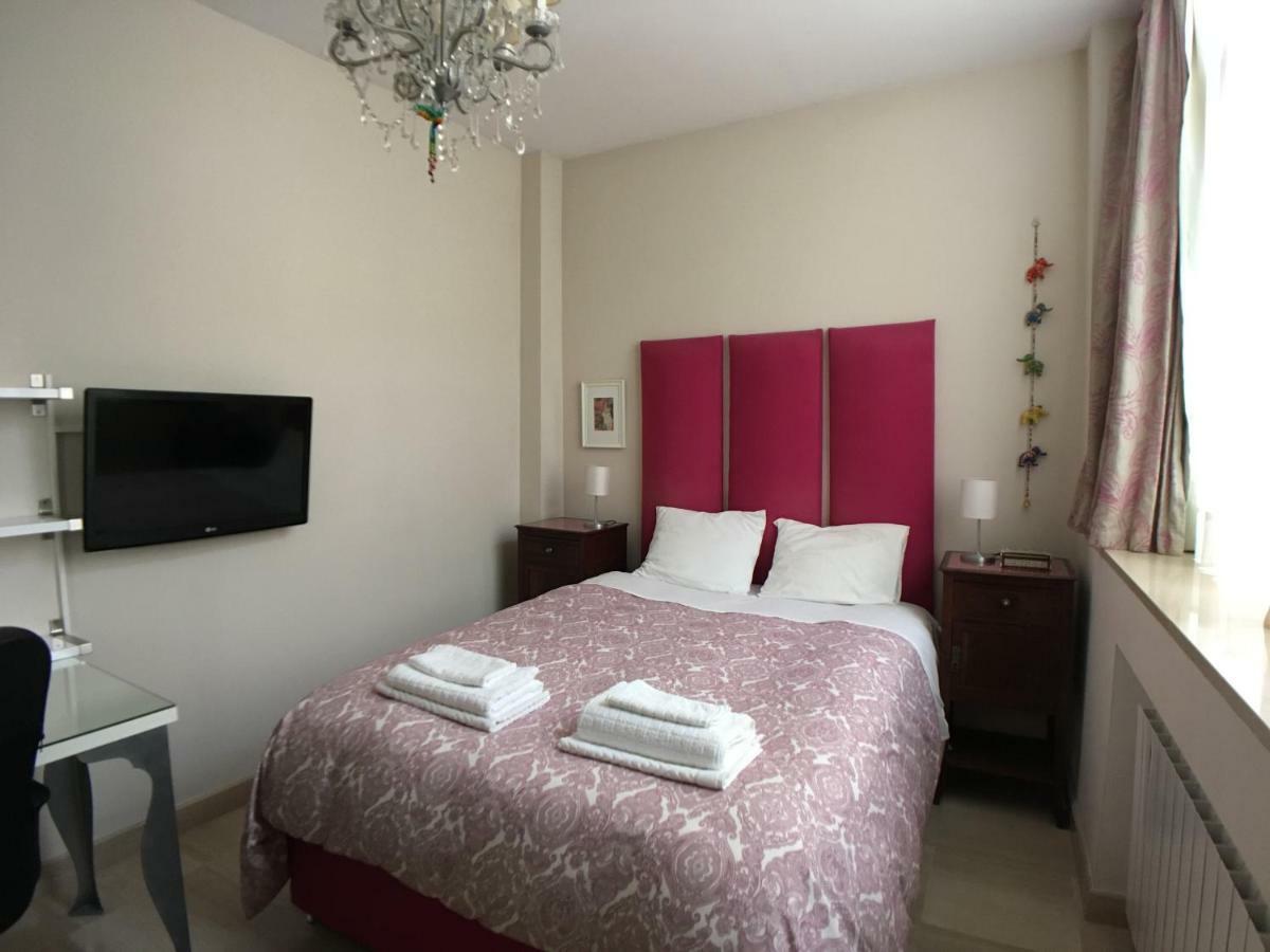 Guest House Europa 12 Sevilla Eksteriør billede